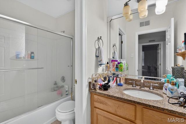 1030 Lacouer Drive, Kirkwood, MO 63122