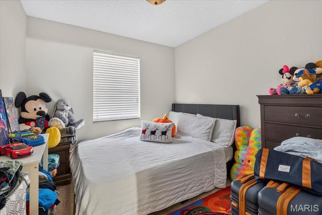 1030 Lacouer Drive, Kirkwood, MO 63122