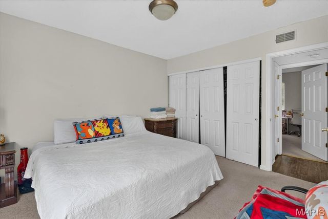 1030 Lacouer Drive, Kirkwood, MO 63122