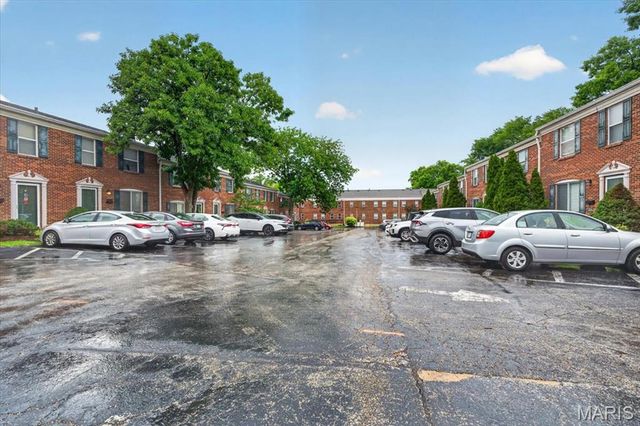 1030 Lacouer Drive, Kirkwood, MO 63122