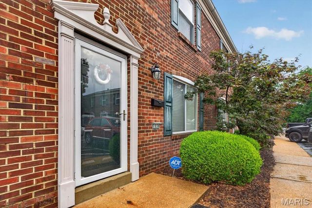 1030 Lacouer Drive, Kirkwood, MO 63122
