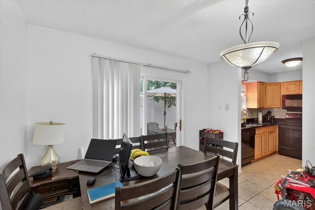 1030 Lacouer Drive, Kirkwood, MO 63122