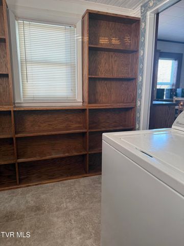 709 South 2nd Street, Elizabethton, TN 37643