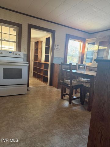 709 South 2nd Street, Elizabethton, TN 37643