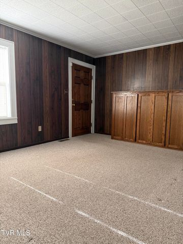 709 South 2nd Street, Elizabethton, TN 37643