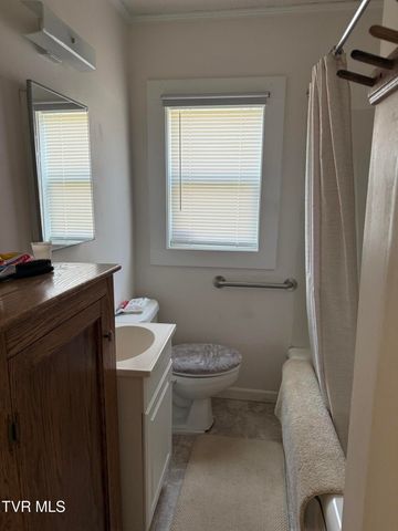 709 South 2nd Street, Elizabethton, TN 37643