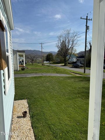 709 South 2nd Street, Elizabethton, TN 37643
