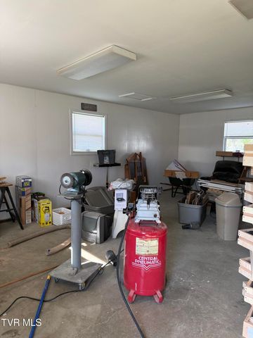 709 South 2nd Street, Elizabethton, TN 37643