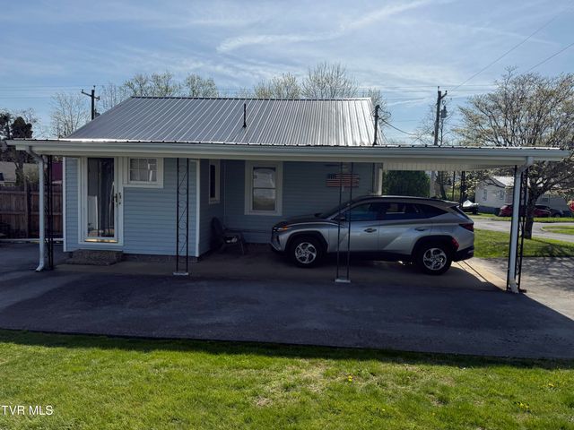 709 South 2nd Street, Elizabethton, TN 37643