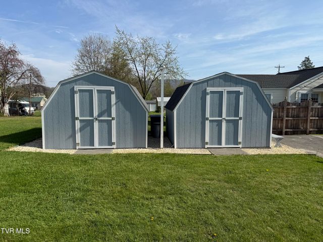 709 South 2nd Street, Elizabethton, TN 37643