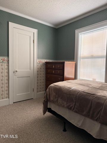 709 South 2nd Street, Elizabethton, TN 37643