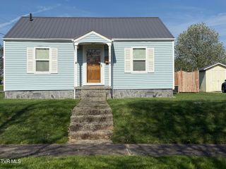 709 South 2nd Street, Elizabethton, TN 37643