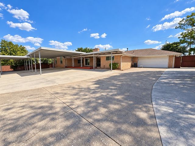 6545 Lyndon B Johnson Freeway, Dallas, TX 75240