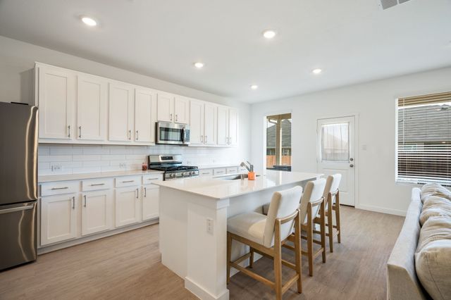 318 Sedalia Trail, Justin, TX 76247