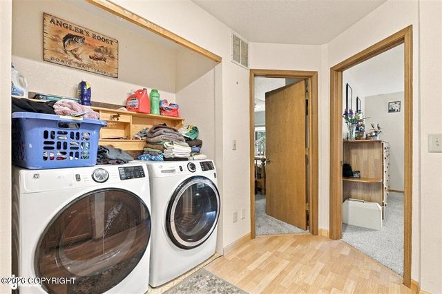 4627 Hiland Road, Eagle River, AK 99577