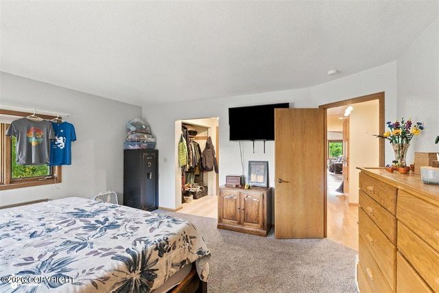 4627 Hiland Road, Eagle River, AK 99577