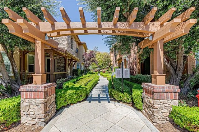 28519 Herrera Street, Valencia, CA 91354