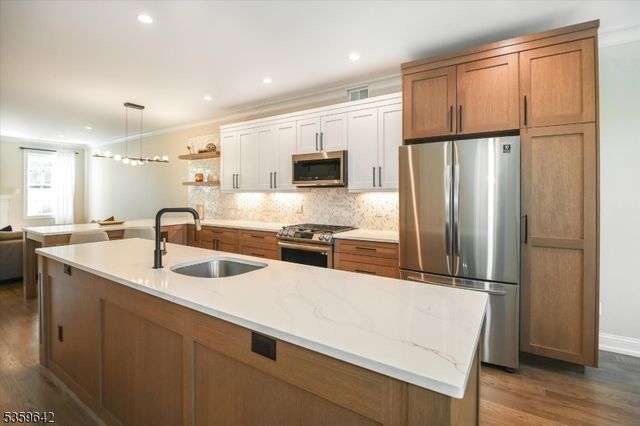 213 Cheshire Ct, Nutley Twp., NJ 07110