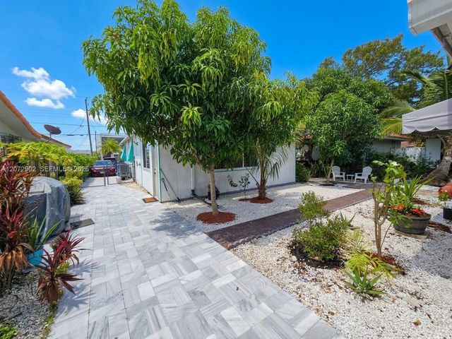 3085 SW & 3083 17th Street, Miami, FL 33145