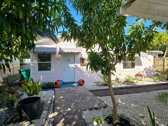 3085 SW & 3083 17th Street, Miami, FL 33145