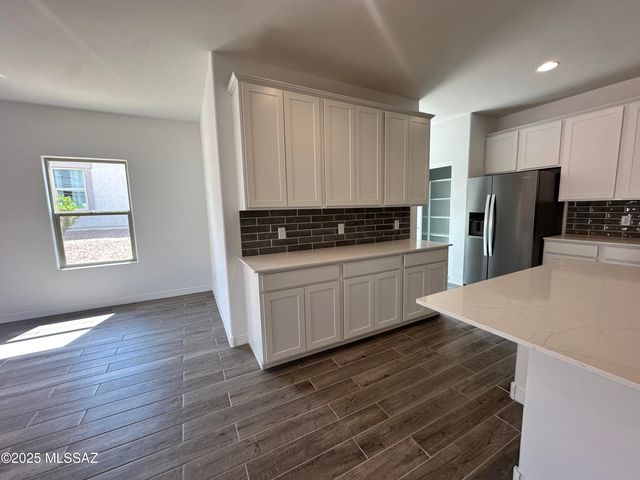 5438 W Summer View Drive, Marana, AZ 85658