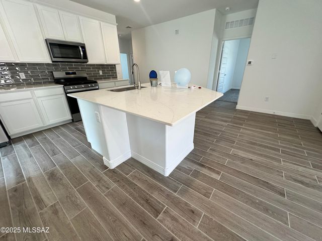 5438 W Summer View Drive, Marana, AZ 85658