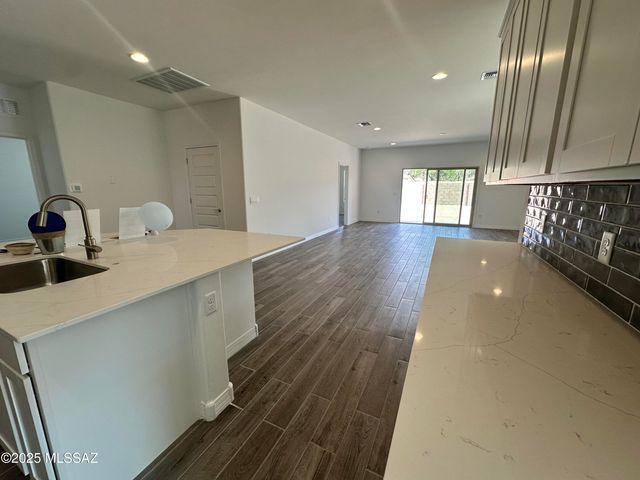 5438 W Summer View Drive, Marana, AZ 85658