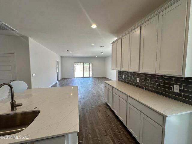 5438 W Summer View Drive, Marana, AZ 85658