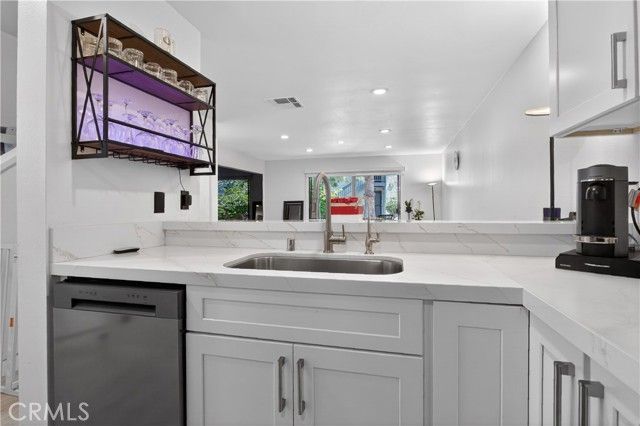 60 Orange Blossom, Irvine, CA 92618