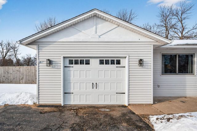 531 Nelson Lane, Center City, MN 55012