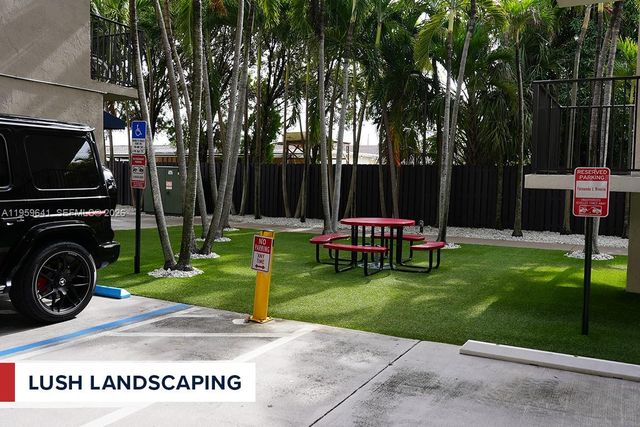 201 NW 72nd Ave 206, Miami, FL 33126