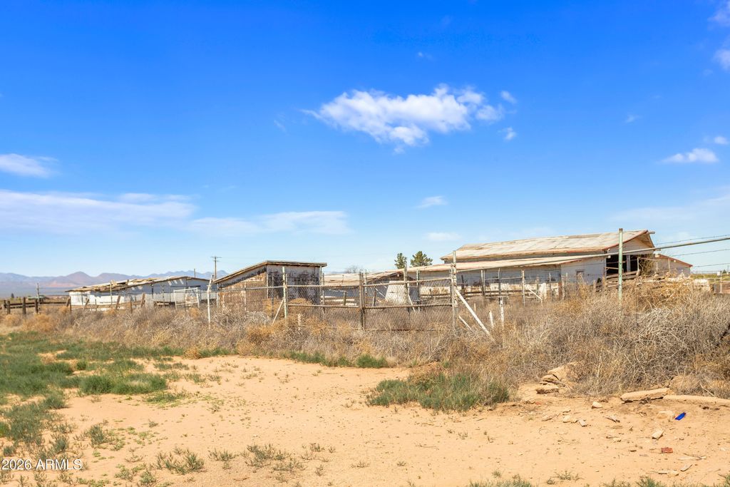 Image 13 of property listing at 3819 W GLEESON Road -, Elfrida, AZ 85610