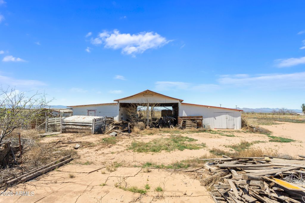 Image 18 of property listing at 3819 W GLEESON Road -, Elfrida, AZ 85610