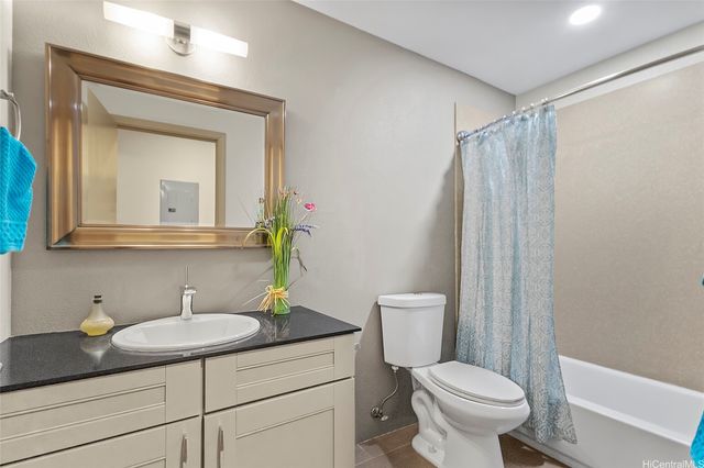 94-536 Koaleo Street A, Waipahu, HI 96797