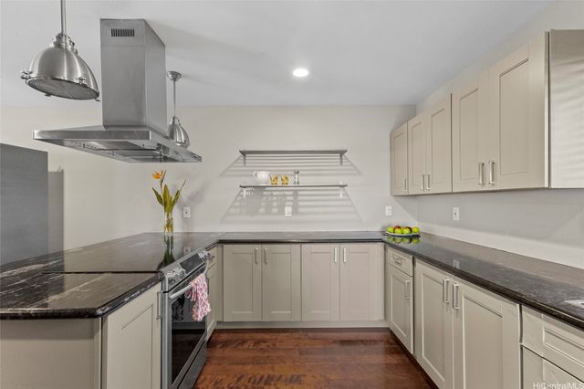 94-536 Koaleo Street A, Waipahu, HI 96797