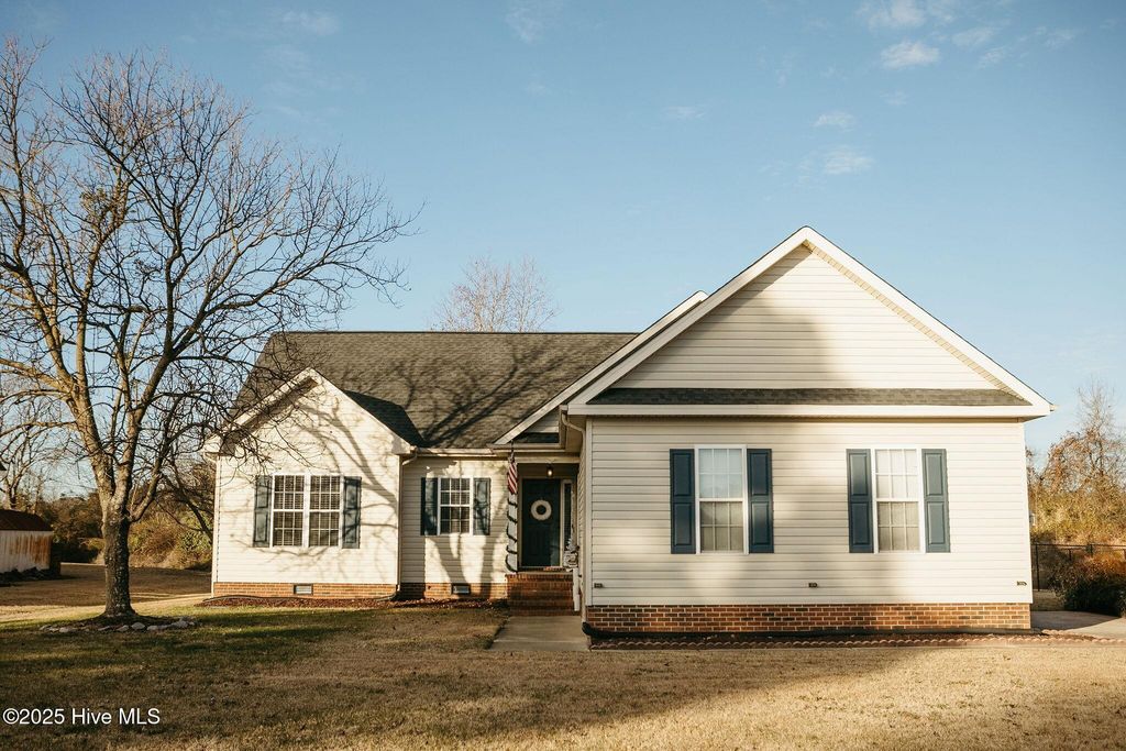 111 Woodcroft Drive, Goldsboro, NC 27534