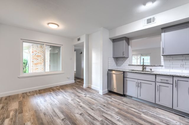 557 Trailcrest Drive, Garland, TX 75043