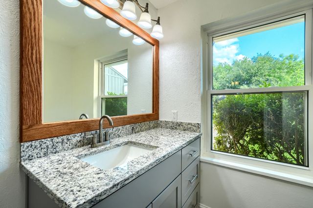 557 Trailcrest Drive, Garland, TX 75043