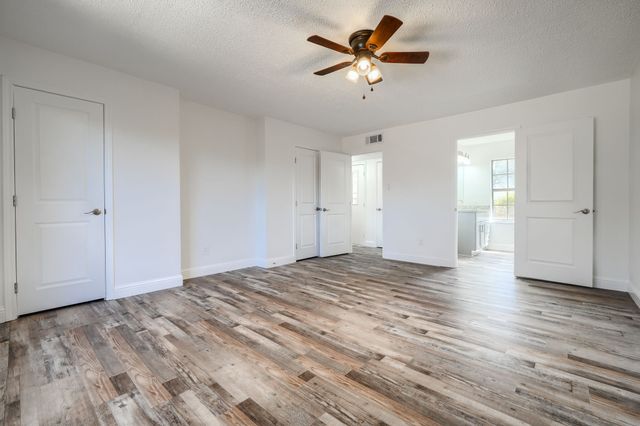 557 Trailcrest Drive, Garland, TX 75043