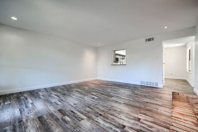 557 Trailcrest Drive, Garland, TX 75043