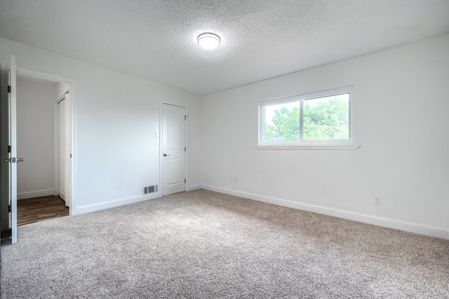 557 Trailcrest Drive, Garland, TX 75043