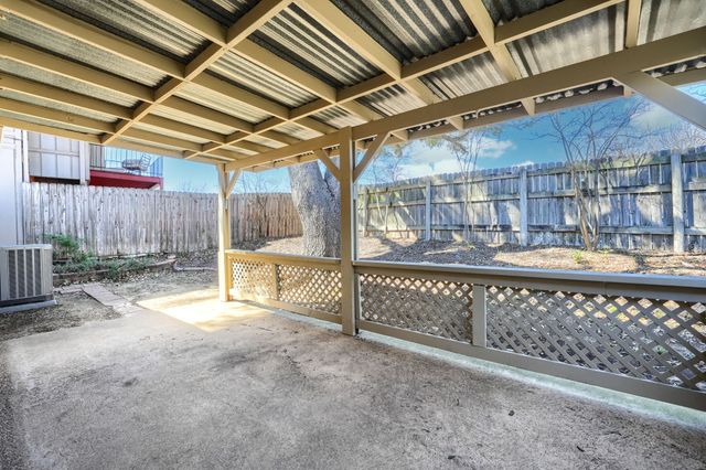 557 Trailcrest Drive, Garland, TX 75043
