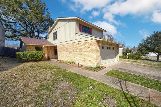 557 Trailcrest Drive, Garland, TX 75043