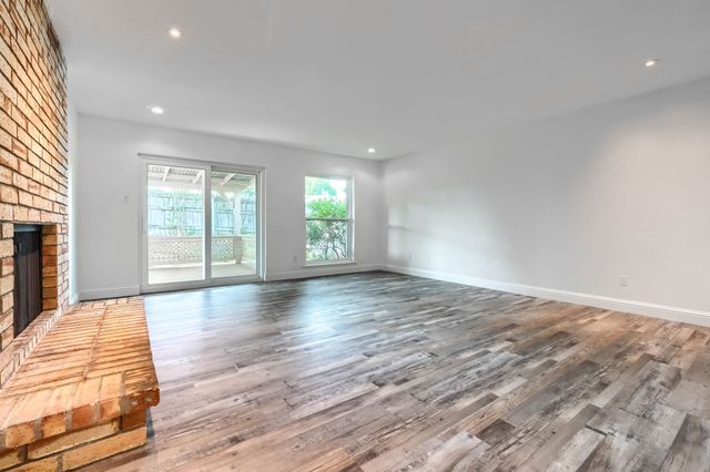 557 Trailcrest Drive, Garland, TX 75043