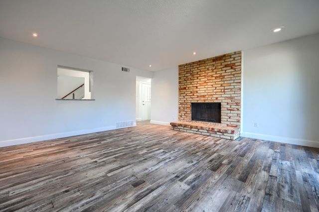 557 Trailcrest Drive, Garland, TX 75043