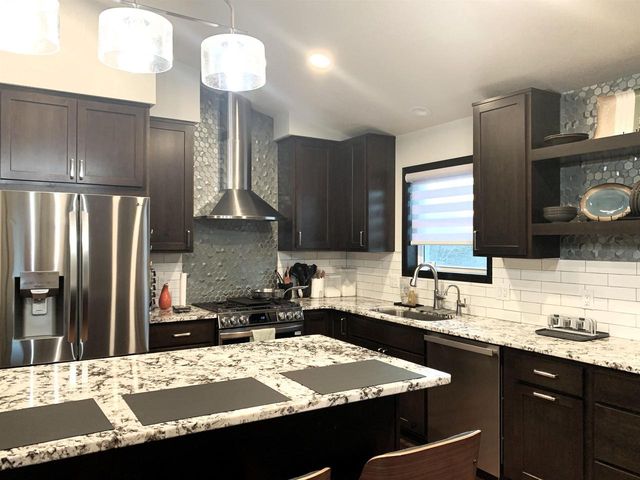 212 Ridgeview Lane, Columbus, WI 53925