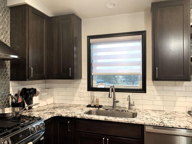 212 Ridgeview Lane, Columbus, WI 53925