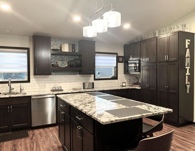 212 Ridgeview Lane, Columbus, WI 53925