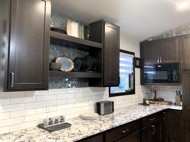 212 Ridgeview Lane, Columbus, WI 53925