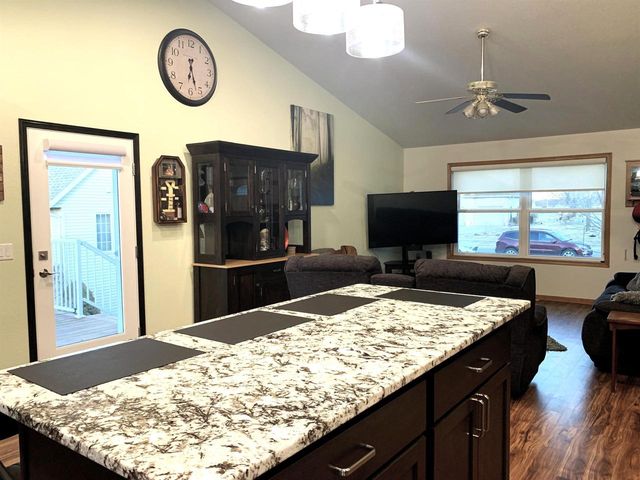 212 Ridgeview Lane, Columbus, WI 53925